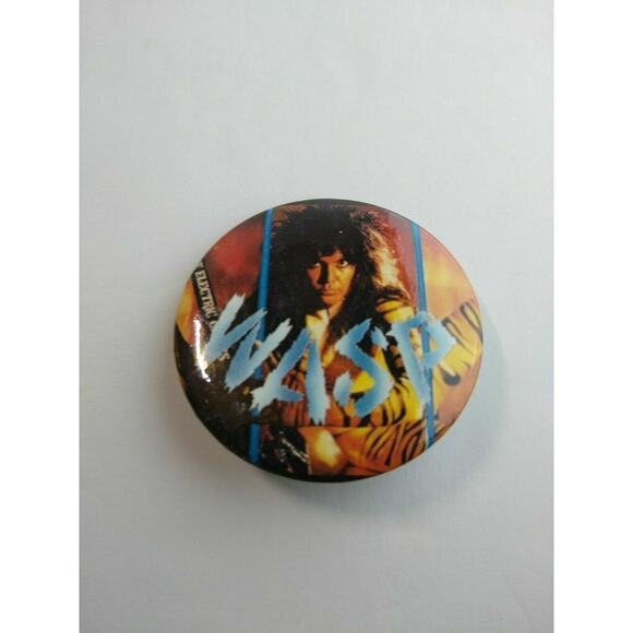 Wasp Band Vintage 1986 Badge Button Pin Pinback Heavy Metal Hard Rock Licensed - Picture 2 of 4